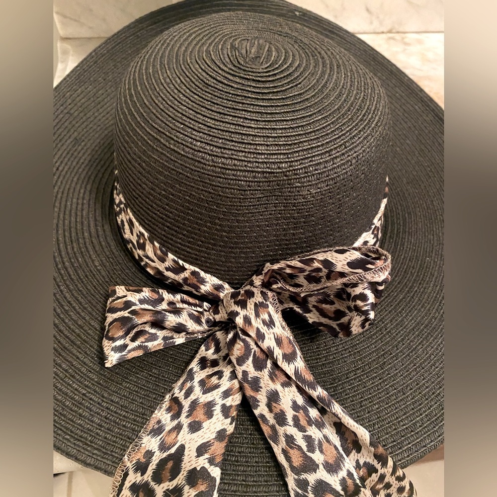 FINAL SALE 🔥 Boutique paper hat with leopard bow ribbon